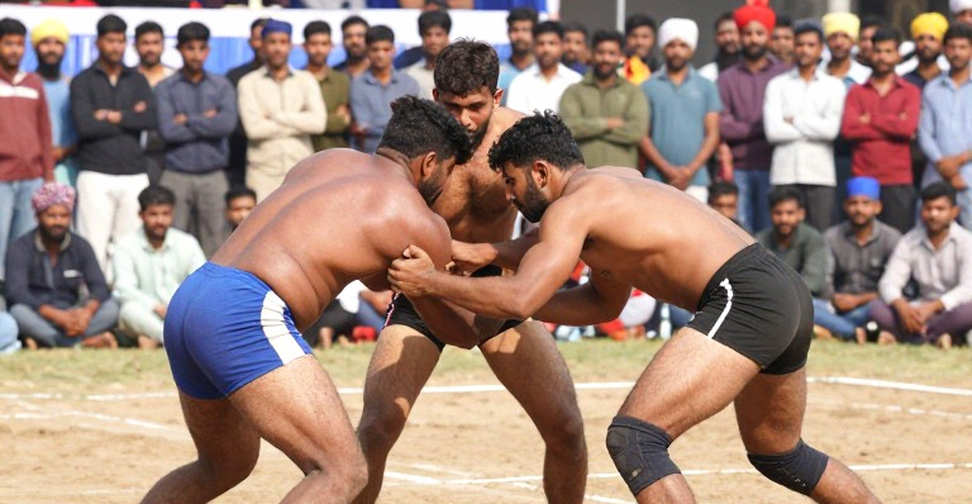 अहमदाबाद का पहला दिन: 89 अंकों का मैच, एक रेडर के 23 अंक और वो टीमें जो अभी मैदान पर उतरी ही नहीं